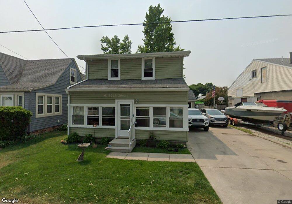 5429 Edgewater Dr, Toledo, OH 43611 - photo 1