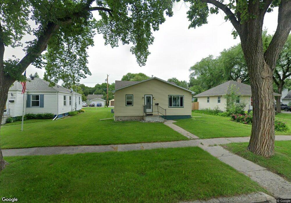 1605 7th St N, Fargo, ND 58102 - photo 1