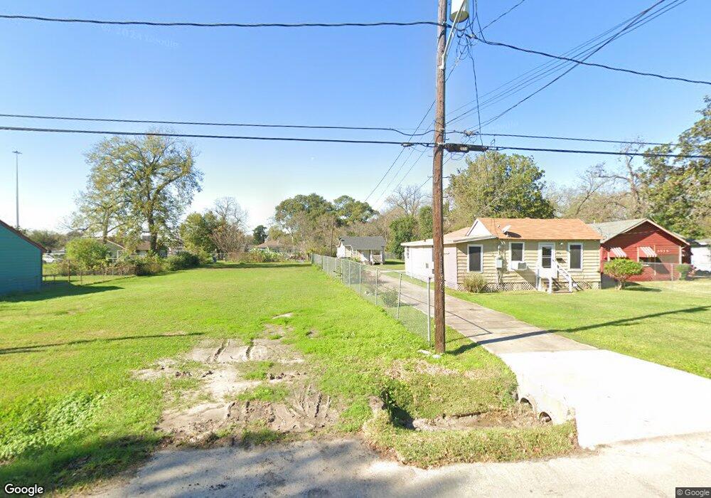 5513 Pickfair St, Houston, TX 77026 - photo 1
