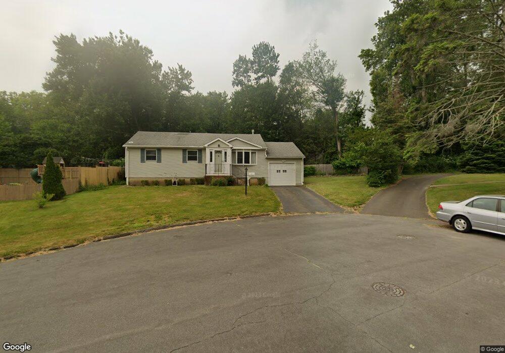 25 Suzanne Cir, Fairfield, CT 06825 - photo 1