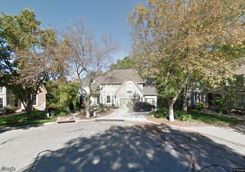 5533 Oakview St, Shawnee, KS 66216 - photo 1