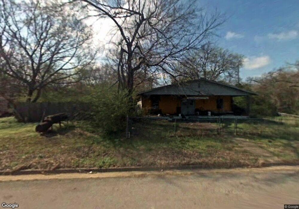 1116 W Elm St, Denison, TX 75020 - photo 1