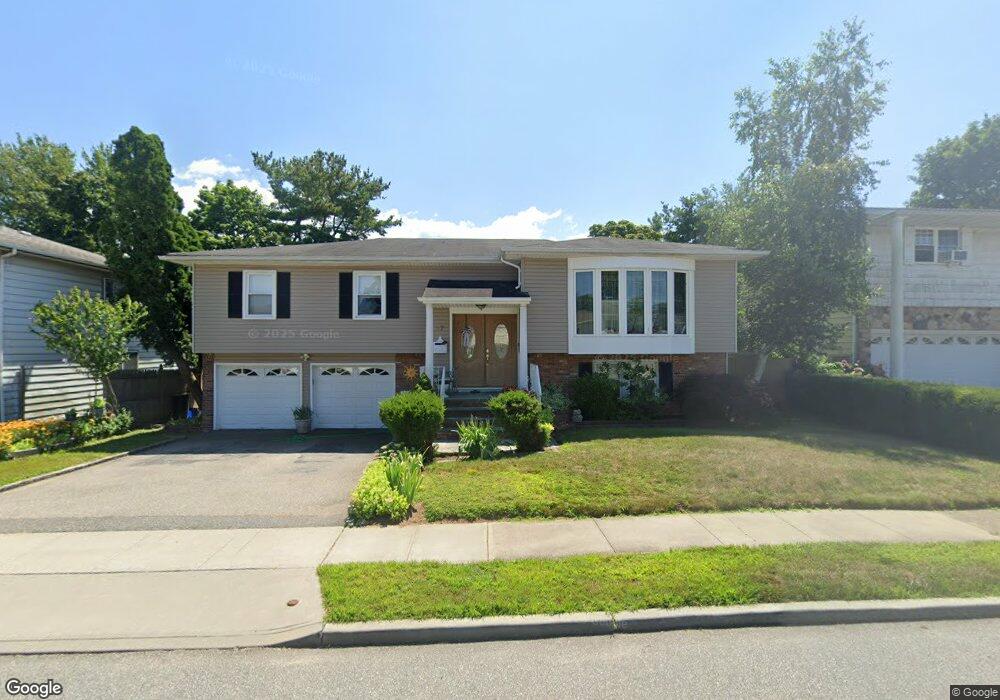 17 Broadfield Place, Glen Cove, NY 11542 - photo 1