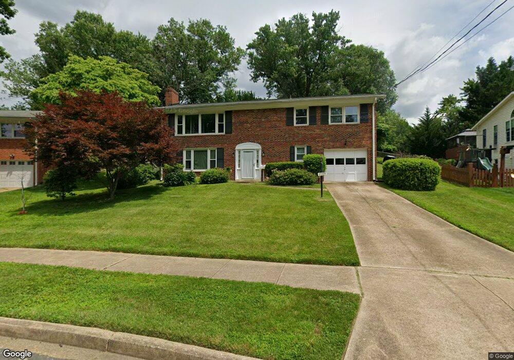 3305 Mill Springs Dr, Fairfax, VA 22031 - photo 1