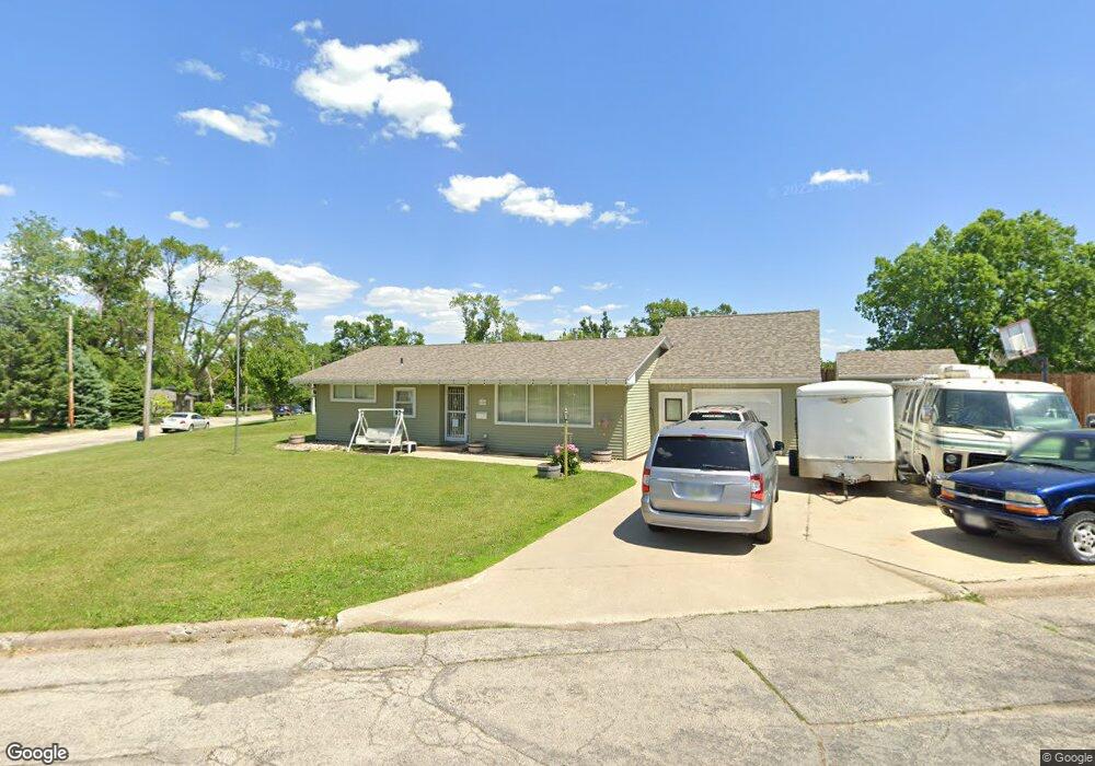 1320 Karen Dr SE, Cedar Rapids, IA 52403 - photo 1