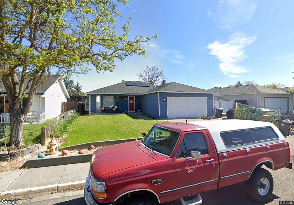 1390 Vista Dr unit 4, Central Point, OR 97502 - photo 1