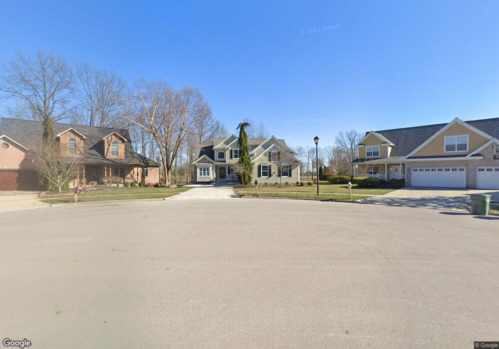 674 Wedgewood Dr, Marysville, OH 43040 - photo 1