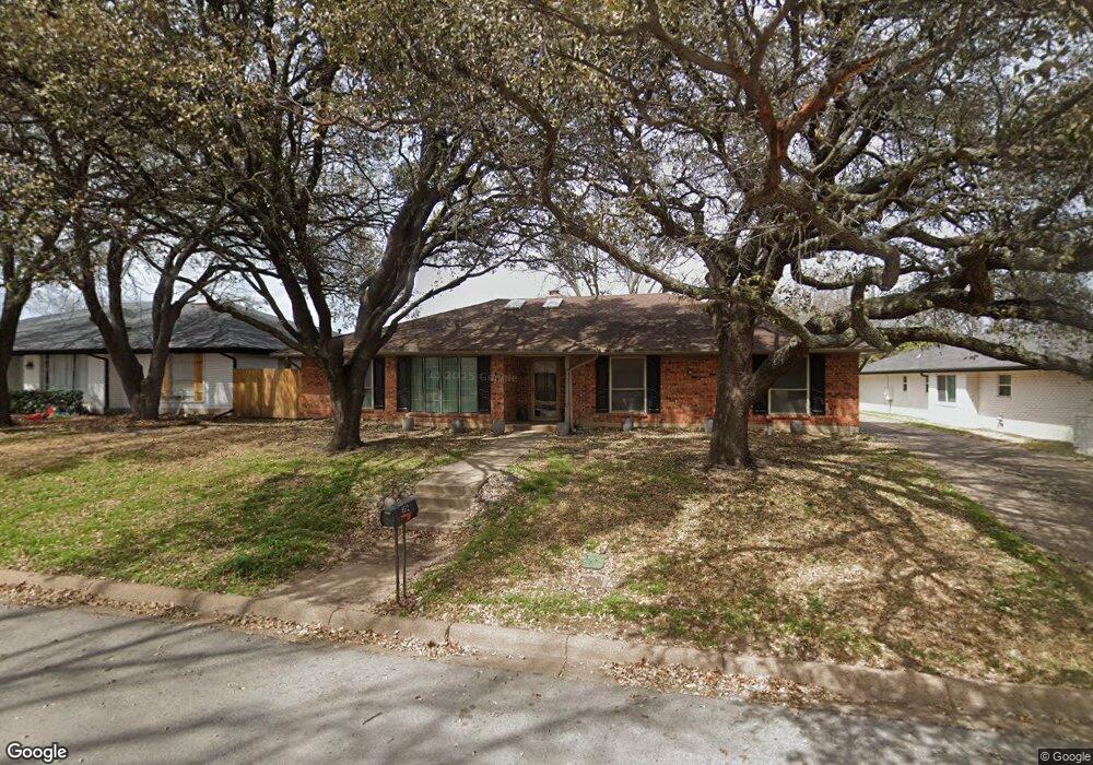 4512 Saldana Dr, Fort Worth, TX 76133 - photo 1