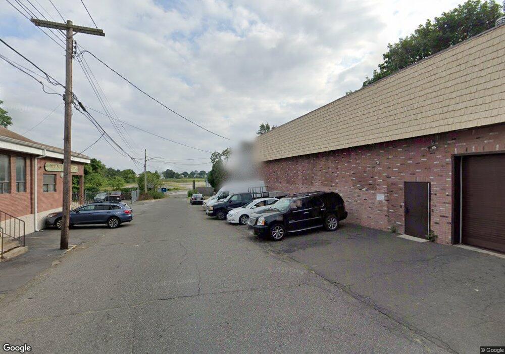 126 Thorpe St, Fairfield, CT 06824 - photo 1