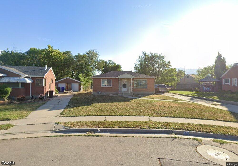 221 Olympus Cir, Midvale, UT 84047 - photo 1