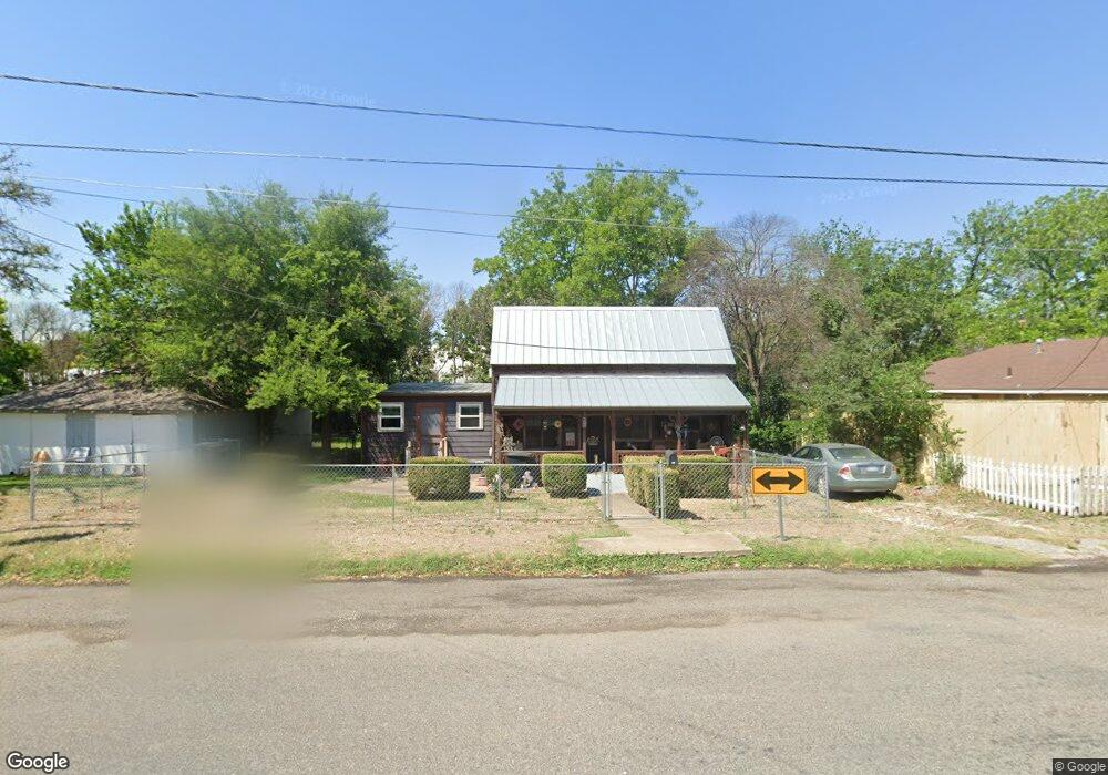 209 W Travis St, Fredericksburg, TX 78624 - photo 1