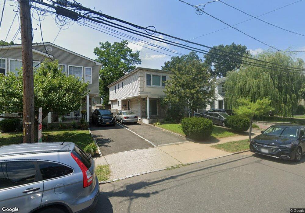 39 Dunwood Rd, Port Washington, NY 11050 - photo 1