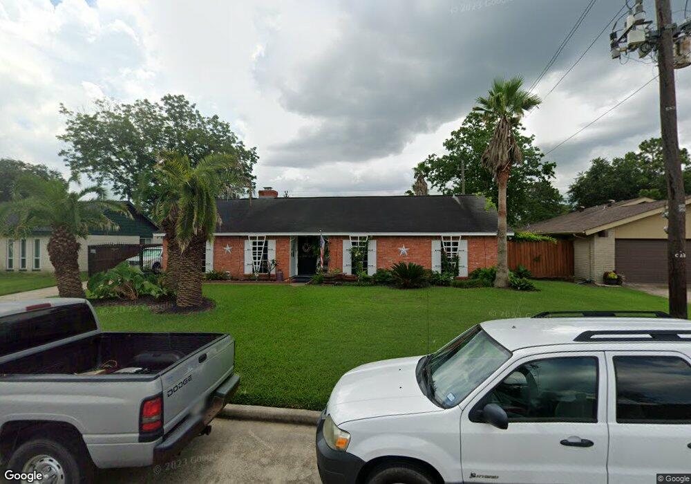 4407 Ravine Dr, Friendswood, TX 77546 - photo 1