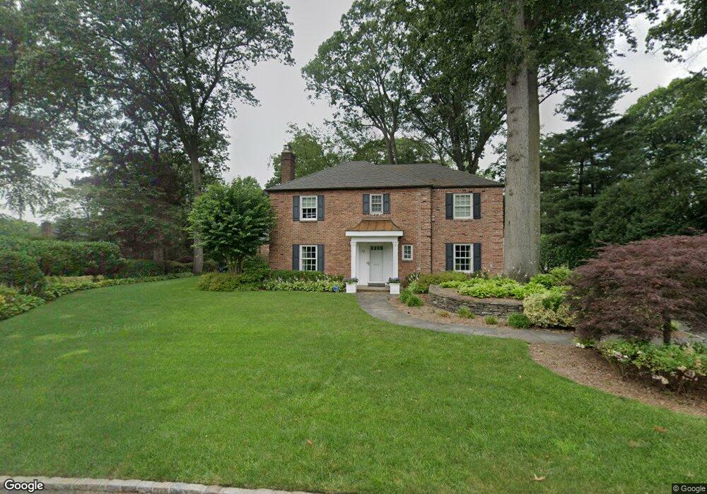 55 Dartmouth Rd, Manhasset, NY 11030 - photo 1