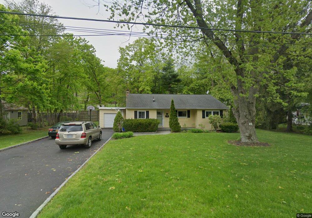 92 Hazelton Cir, Briarcliff Manor, NY 10510 - photo 1