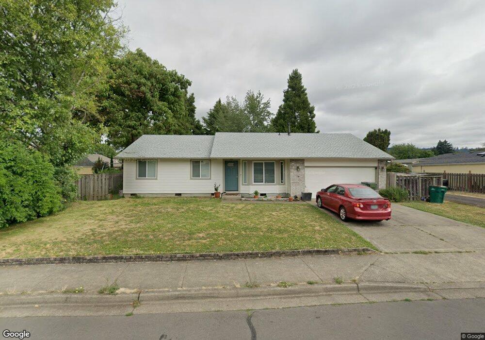 215 E Columbia Dr, Newberg, OR 97132 - photo 1