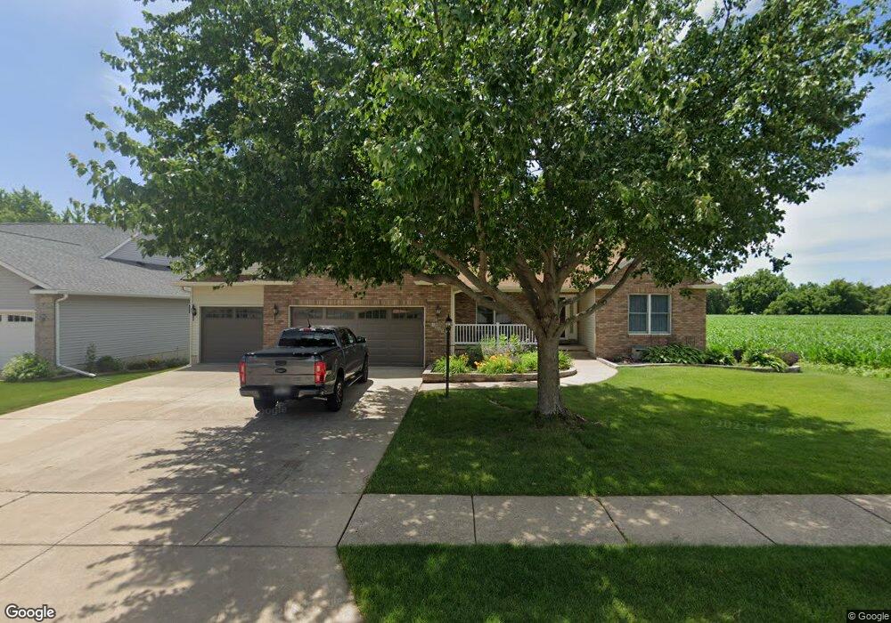 1905 E 47th Place, Davenport, IA 52807 - photo 1