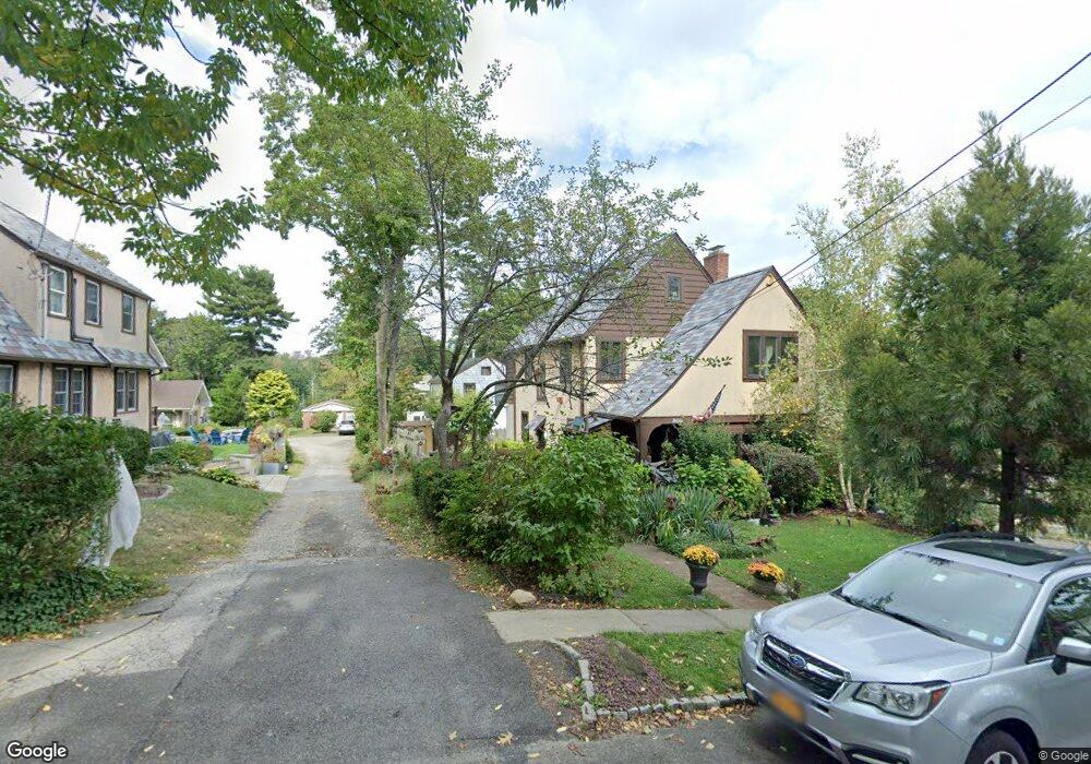 87-87-258 Stuart Ln, Little Neck, NY 11363 - photo 1