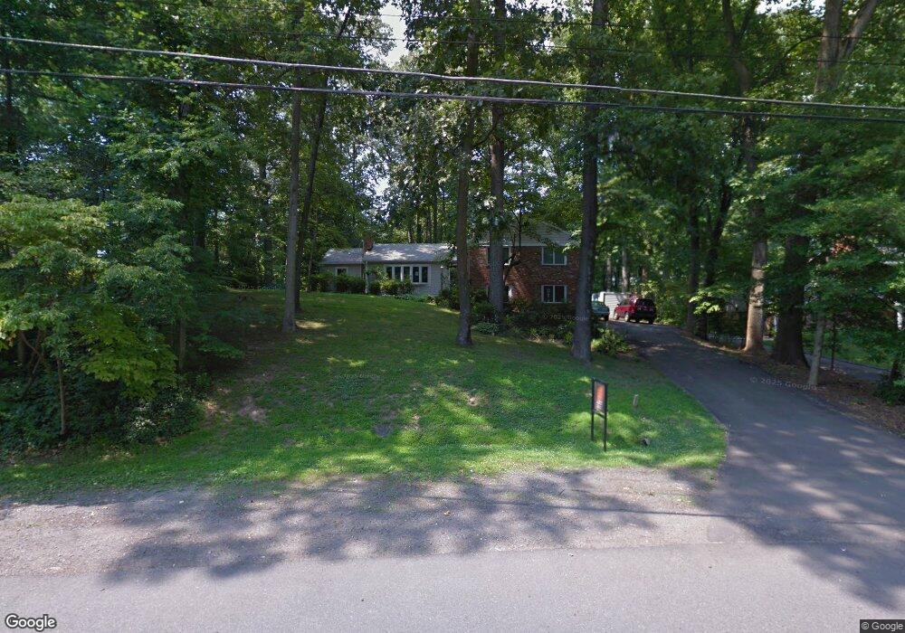 6424 Crosswoods Dr, Falls Church, VA 22044 - photo 1