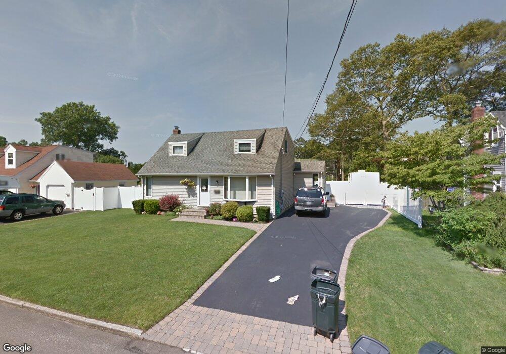 484 1st Ave, Bayport, NY 11705 - photo 1