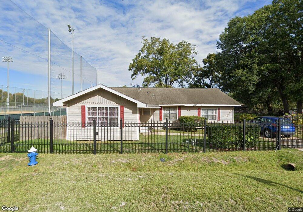 2542 Morehouse Ln, Houston, TX 77088 - photo 1