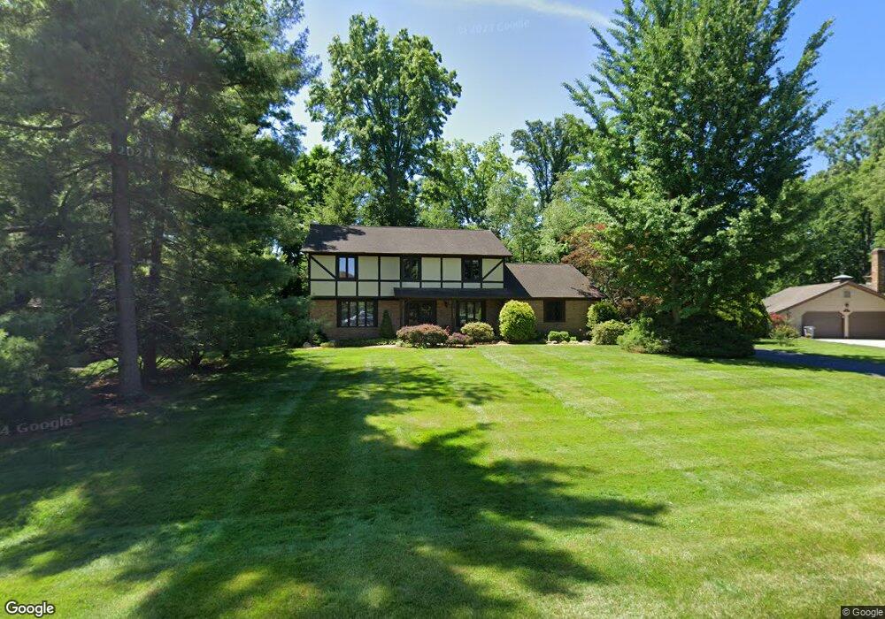 5733 Buck Run Dr, Columbus, OH 43213 - photo 1