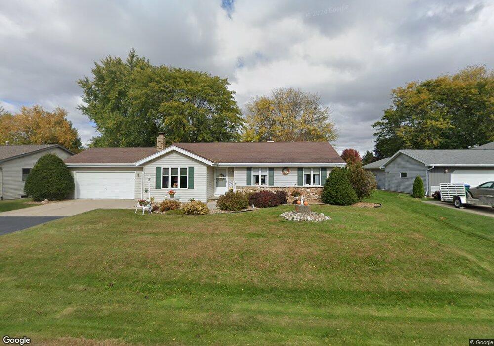 2516 W Sunnyview Cir, Appleton, WI 54914 - photo 1