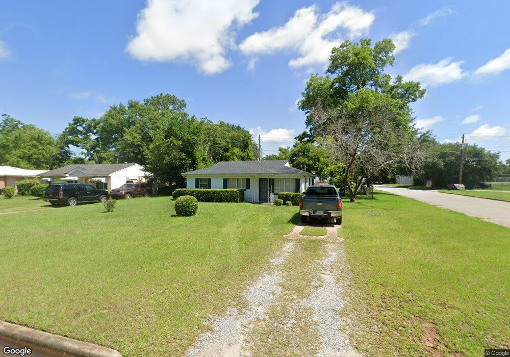 1601 W Highland Ave, Albany, GA 31707 - photo 1