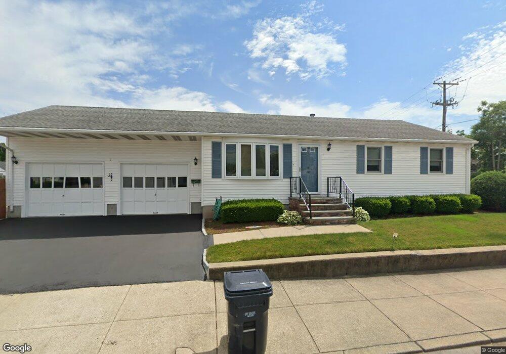 345 Vine St, Pawtucket, RI 02861 - photo 1