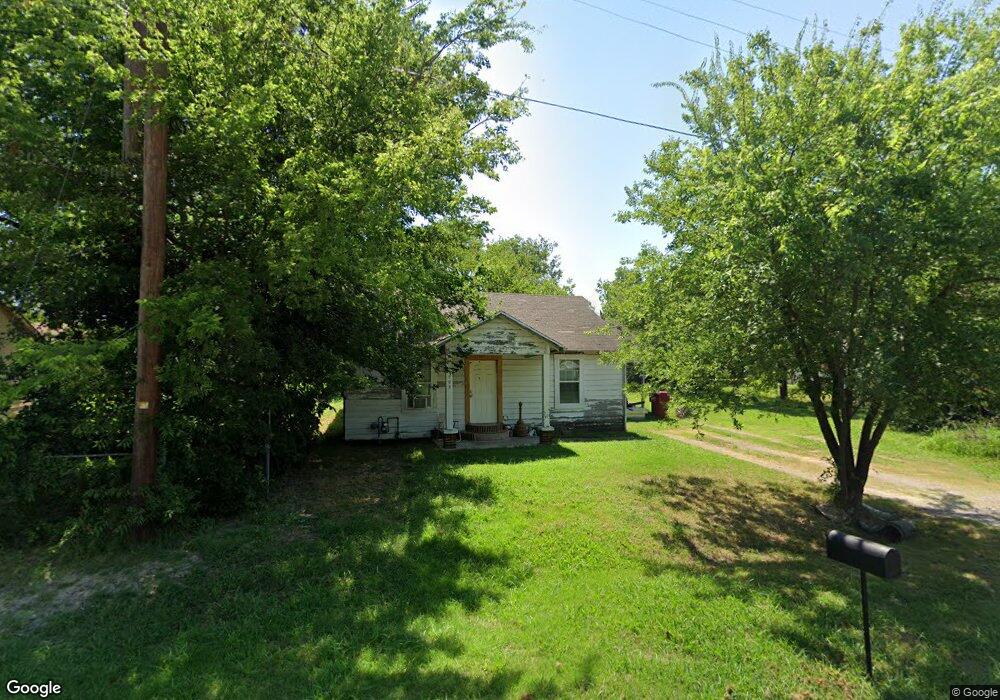 1908 N Main St, Bonham, TX 75418 - photo 1