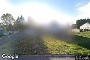 7 Fallenrock Rd, Levittown, PA 19056