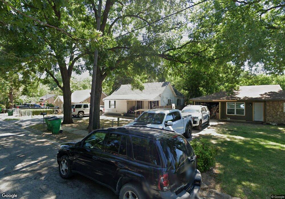 1011 S Morris St, Gainesville, TX 76240 - photo 1