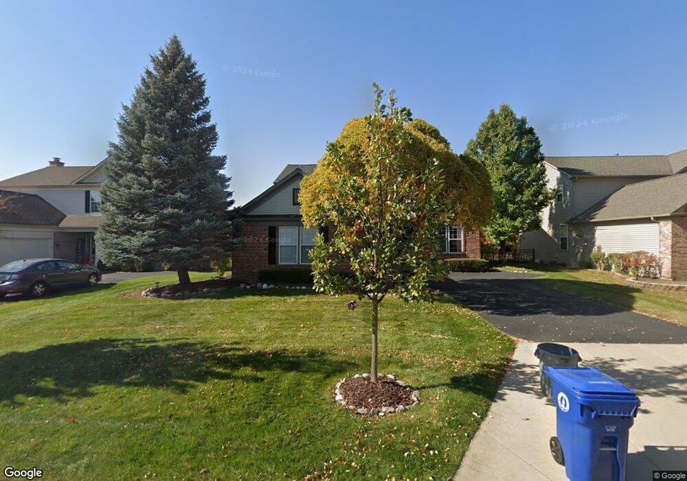 4720 Whitehall Ct, Algonquin, IL 60102 - photo 1