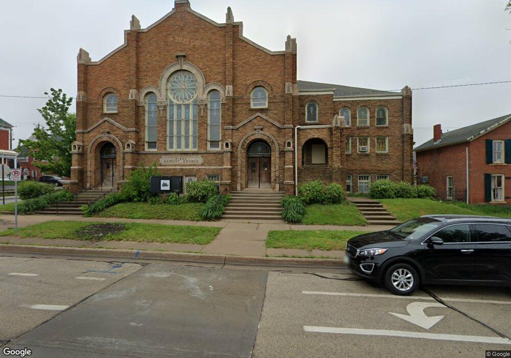 1200 2nd Ave SE unit Upper, Cedar Rapids, IA 52403 - photo 1
