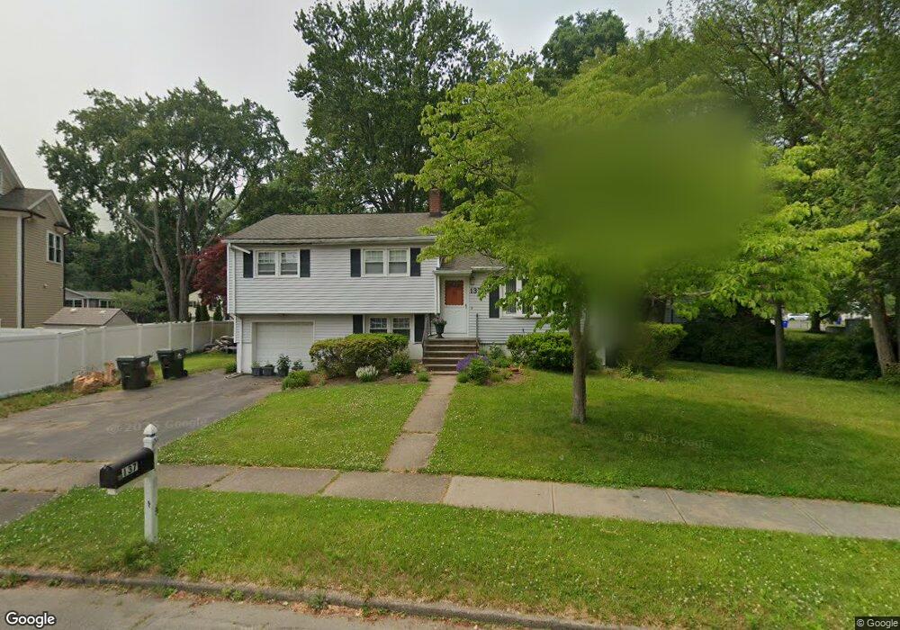 137 Windsor Rd, Fairfield, CT 06824 - photo 1