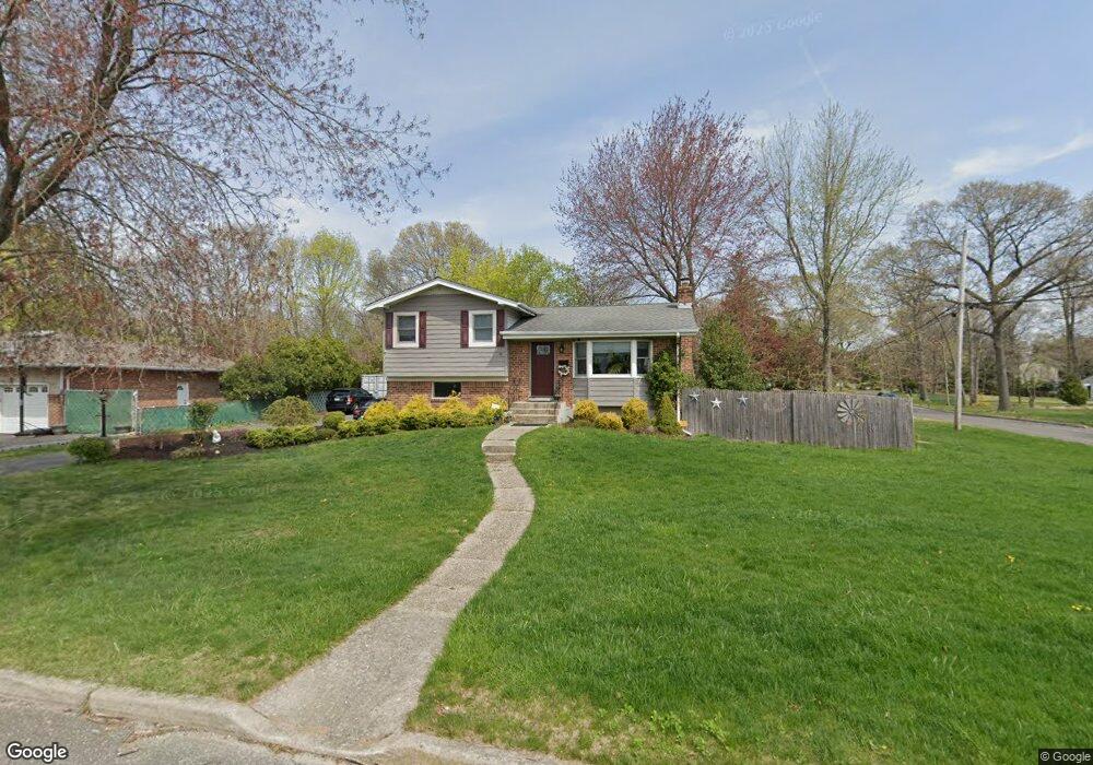 15 Vance St, ComMacK, NY 11725 - photo 1