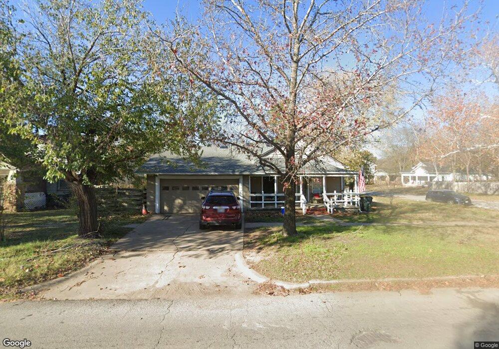 311 N 5th St, Henryetta, OK 74437 - photo 1