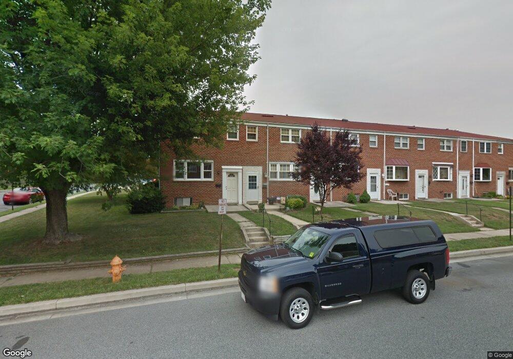 902 Circle Dr, Halethorpe, MD 21227 - photo 1