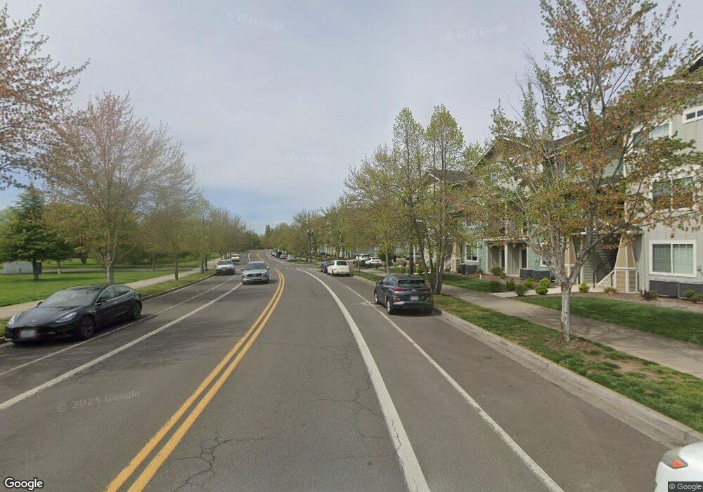 553 N Haskell St, Central Point, OR 97502 - photo 1