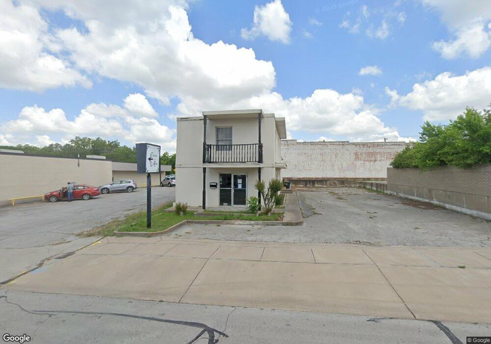 208 W Henderson St, Cleburne, TX 76033 - photo 1