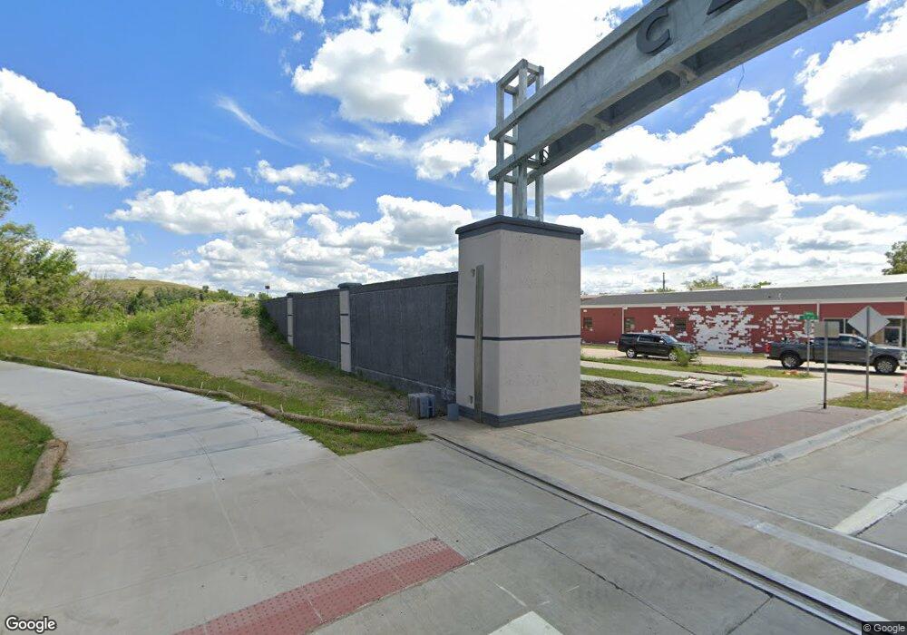 61 18th Ave SW, Cedar Rapids, IA 52404 - photo 1