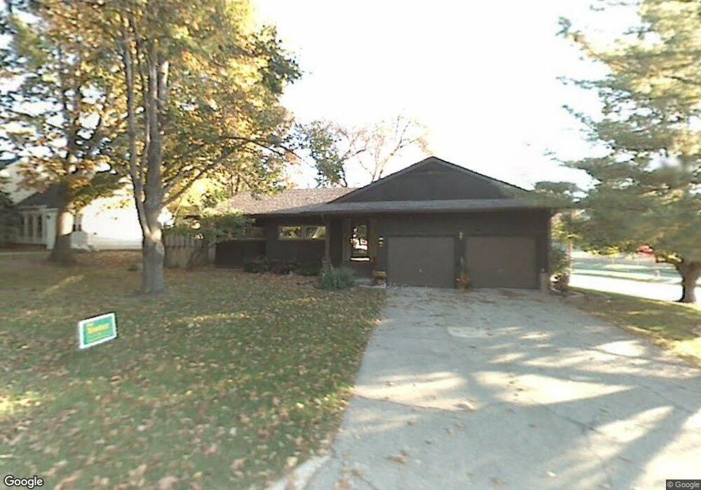 732 W 9th St S, Newton, IA 50208 - photo 1