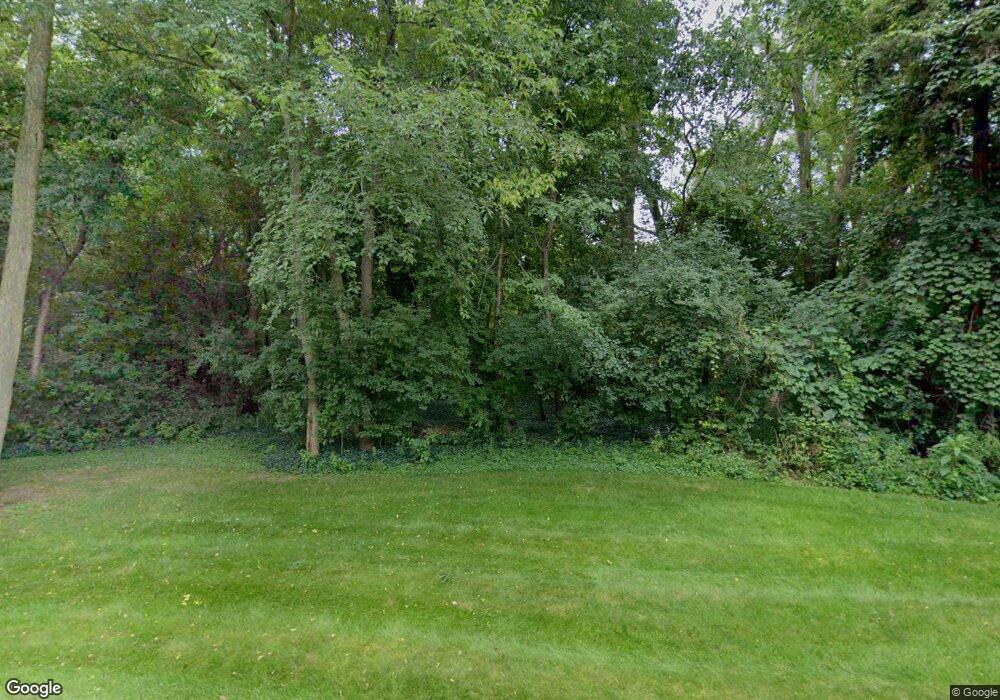 7580 Hemlock Dr, West Bloomfield, MI 48324 - photo 1