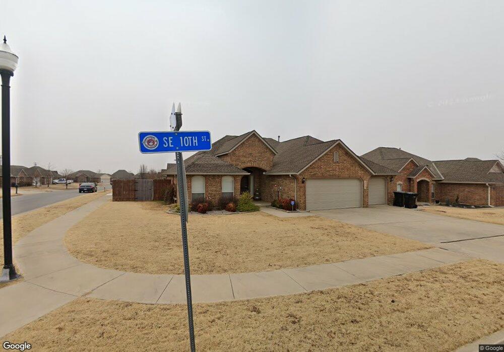 2520 SE 10th St, Moore, OK 73160 - photo 1
