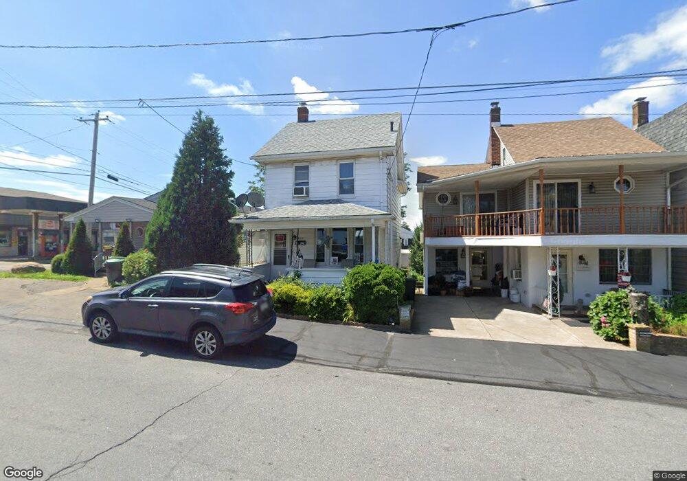 810 N Locust St, Hazleton, PA 18201 - photo 1