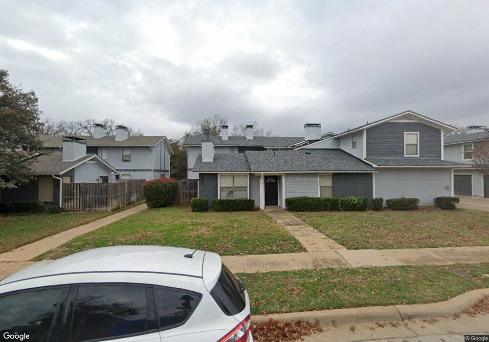 617 Ridgeline Dr, Hurst, TX 76053 - photo 1