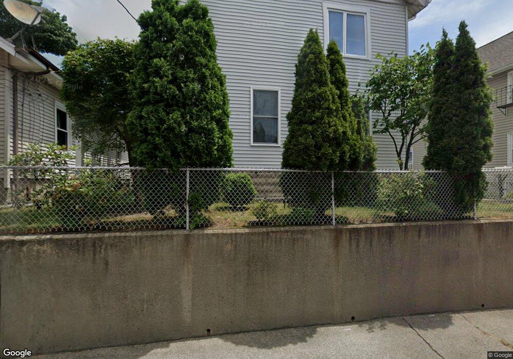 61 Mendon Ave, Pawtucket, RI 02861 - photo 1