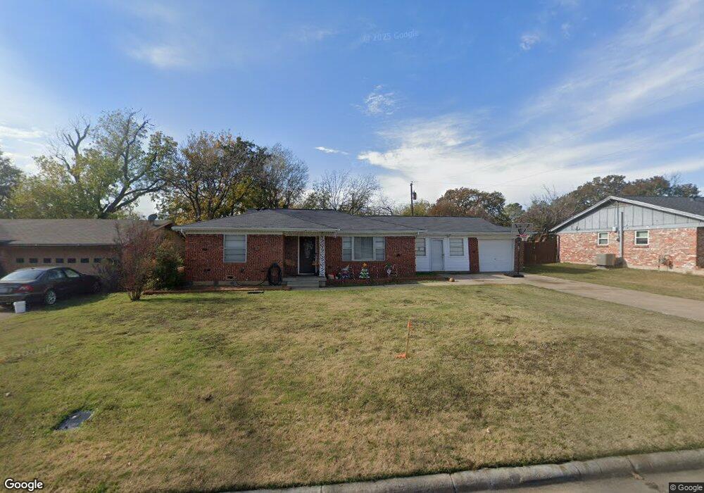 833 Mccurry Ave, Bedford, TX 76022 - photo 1