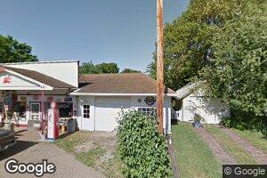 703 2nd St, Palo, IA 52324