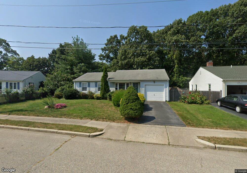 27 Barrington Ct, Riverside, RI 02915 - photo 1